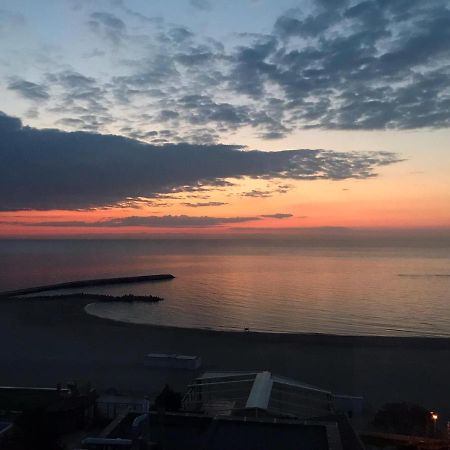 Faleza Nord Sea View Apartment Köstence Dış mekan fotoğraf